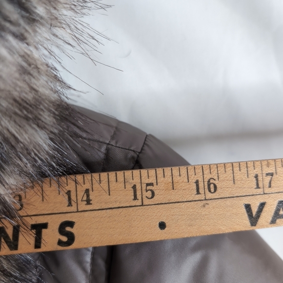 NWOT Nygard Women's 3/4 Metallic Taupe Puffer Jacket w/ Faux Fur Trim Hood, XS - Picture 10 of 12